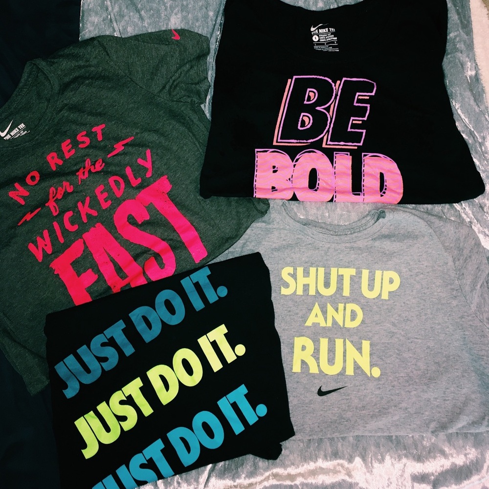 Bundle of women’s Nike tees